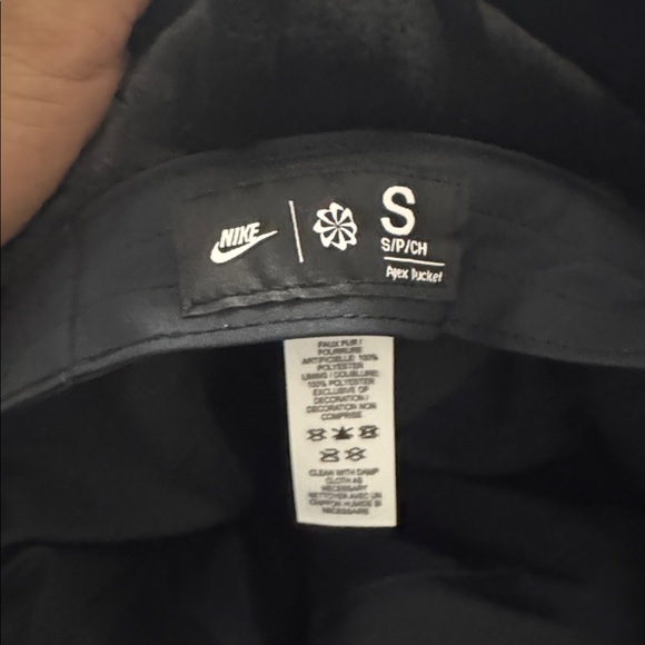 NWT NIKE Apex faux fur bucket hat black S and M UNISEX - Picture 4 of 7